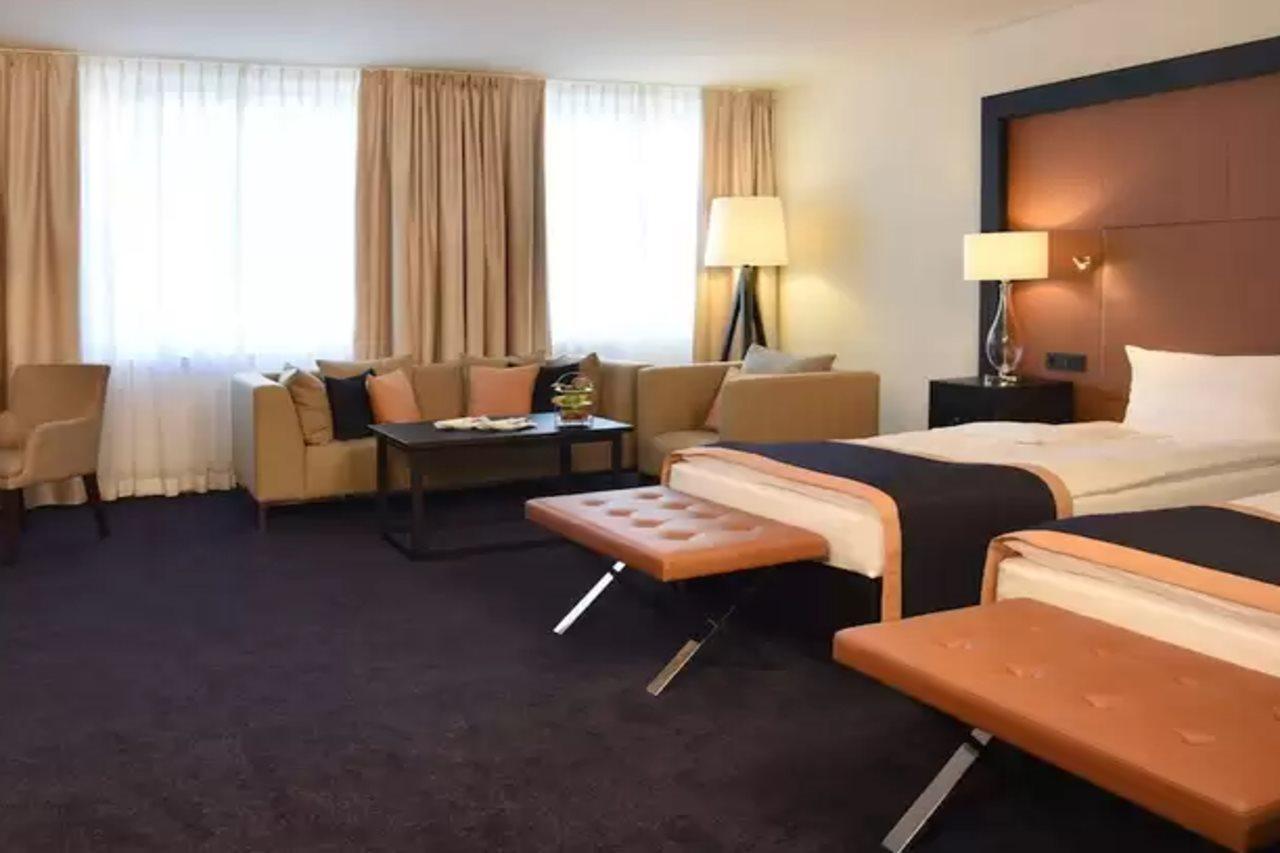 Steigenberger Hotel Bad Homburg Bad Homburg vor der Hoehe Exterior photo A room at the Hotel de France