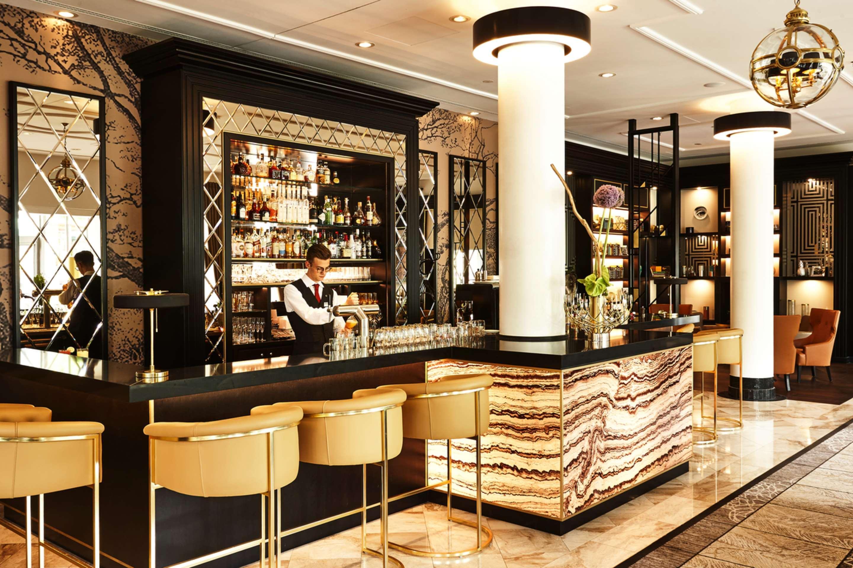 Steigenberger Hotel Bad Homburg Bad Homburg vor der Hoehe Exterior photo The bar at the St. Regis