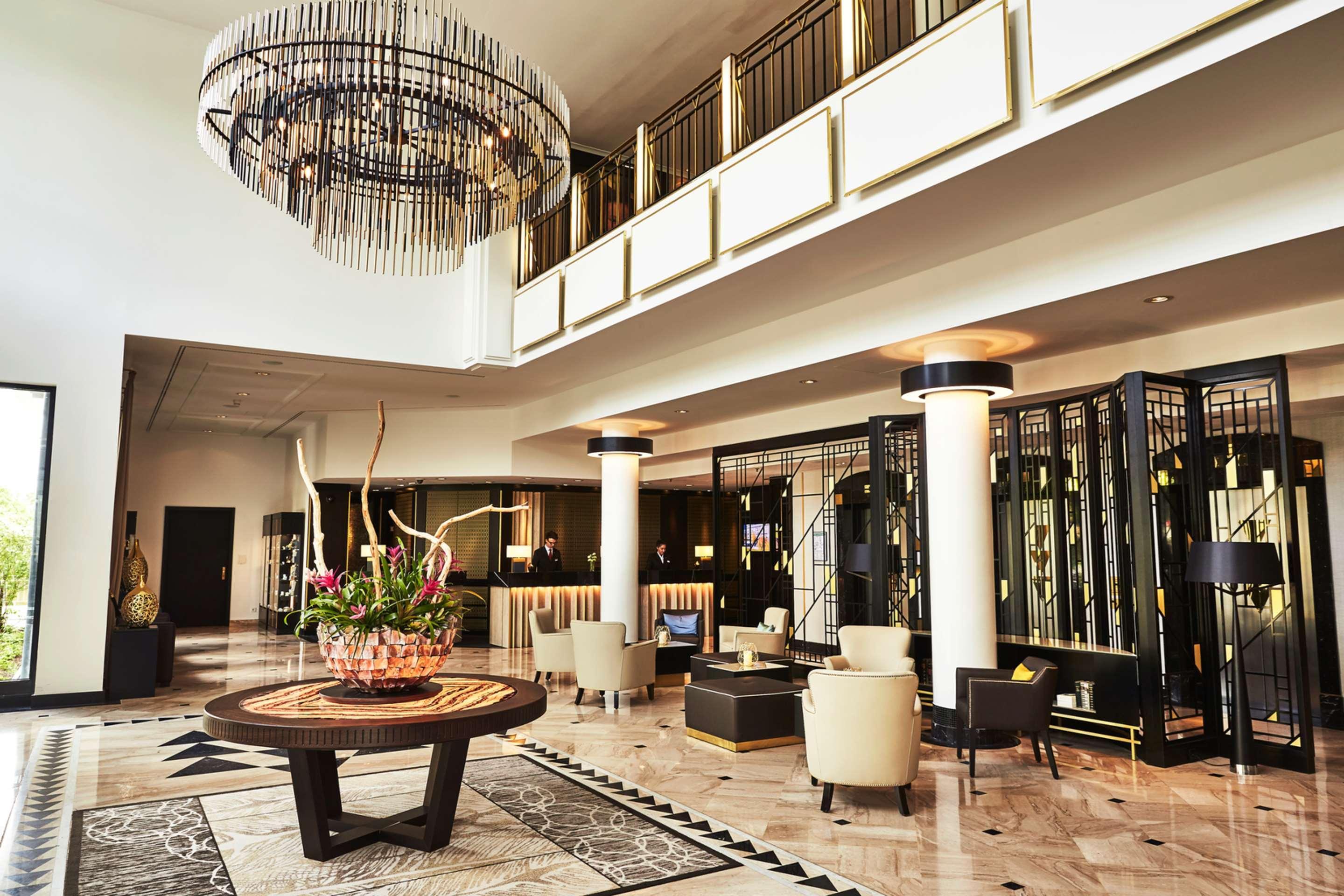 Steigenberger Hotel Bad Homburg Bad Homburg vor der Hoehe Exterior photo The lobby of the hotel