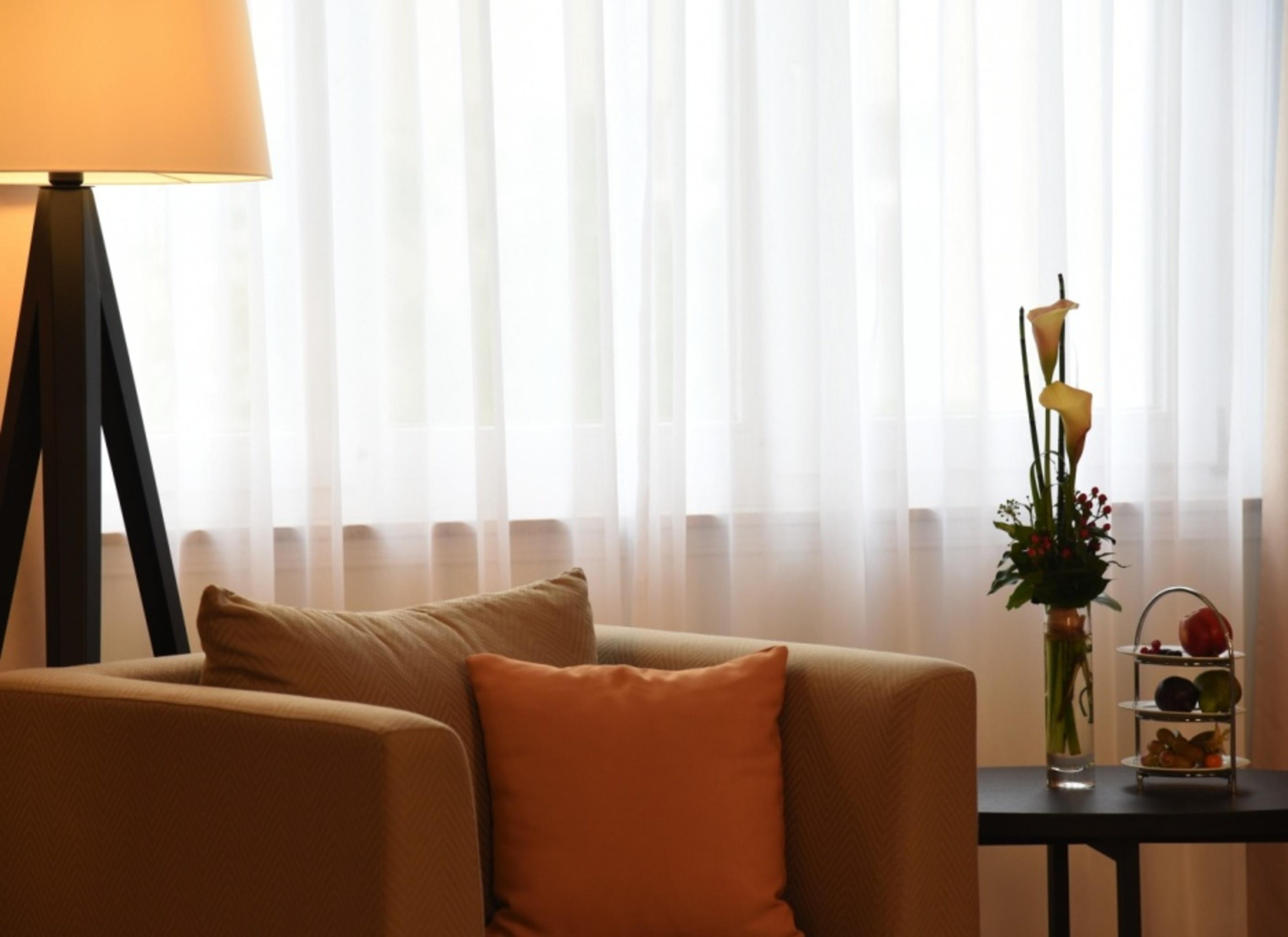 Steigenberger Hotel Bad Homburg Bad Homburg vor der Hoehe Exterior photo A living room with a sofa